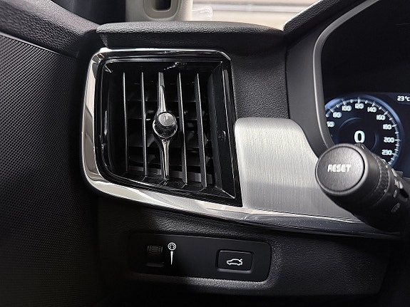 Volvo S90 11 of 30