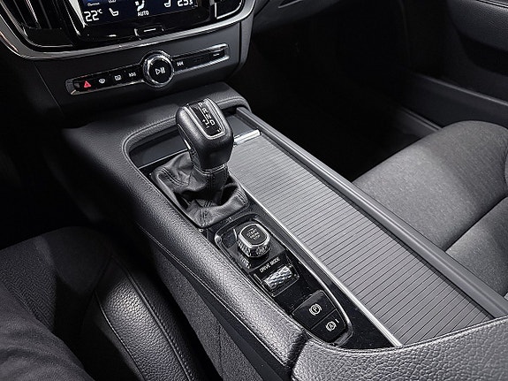 Volvo S90 29 of 30