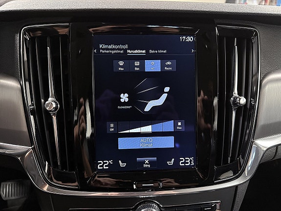 Volvo S90 24 of 30