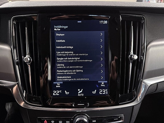 Volvo S90 19 of 30