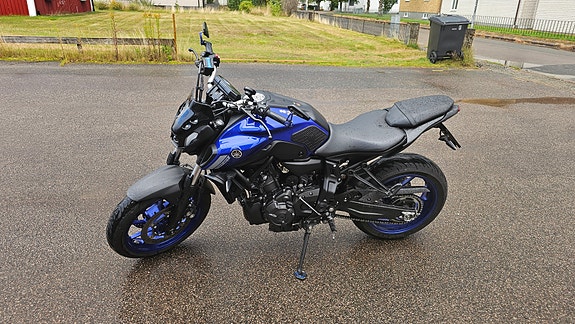Yamaha MT-07 3 of 4
