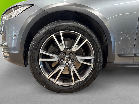 Volvo V90 Cross Country 8 of 21