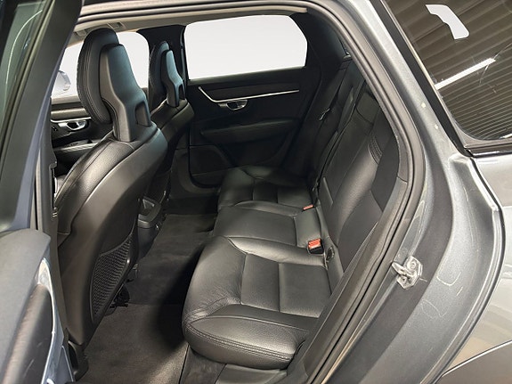 Volvo V90 Cross Country 14 of 21