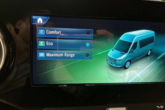 Mercedes-Benz eSprinter 420 19 of 24