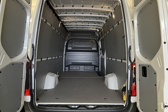 Mercedes-Benz eSprinter 420 16 of 24
