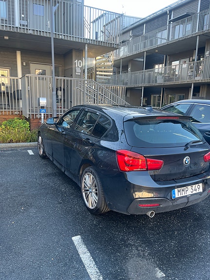 BMW 118i 4 of 4