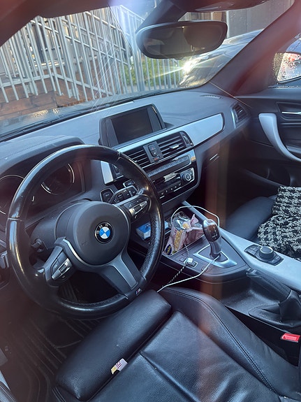 BMW 118i 3 of 4