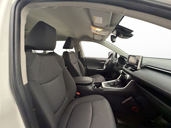 Toyota RAV4 23 of 30