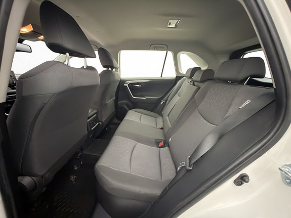 Toyota RAV4 25 of 30