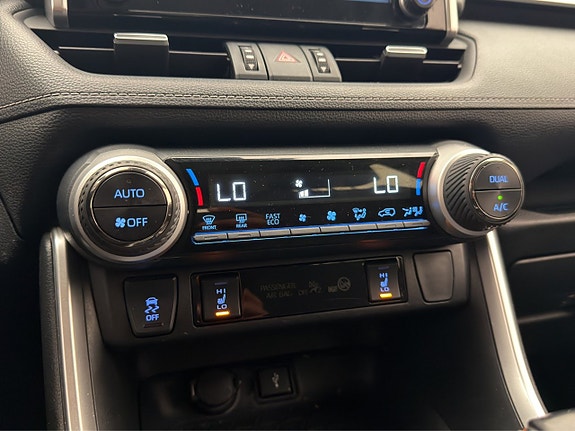 Toyota RAV4 21 of 30