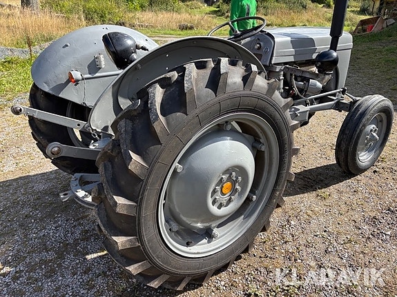 Veterantraktor Massey Ferguson TEF ”Grålle” D 5 of 6