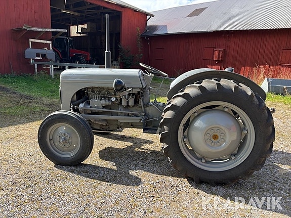 Veterantraktor Massey Ferguson TEF ”Grålle” D 2 of 6