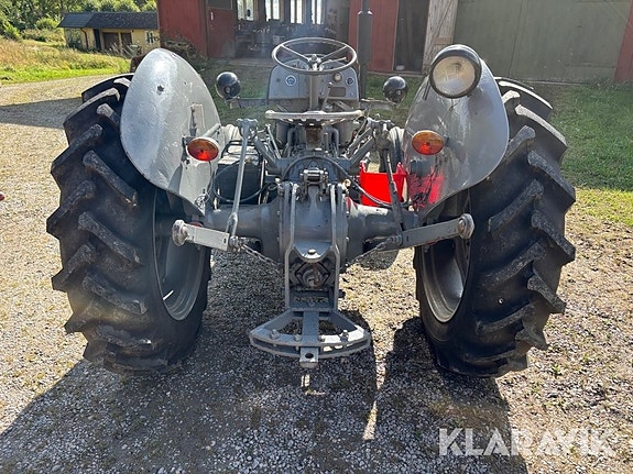 Veterantraktor Massey Ferguson TEF ”Grålle” D 4 of 6