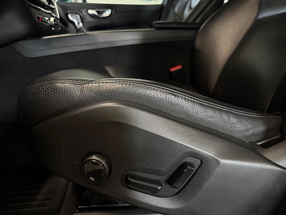 Volvo XC60 11 of 21