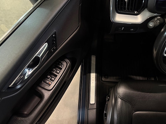 Volvo XC60 9 of 21