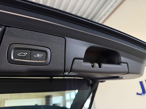 Volvo XC60 7 of 21