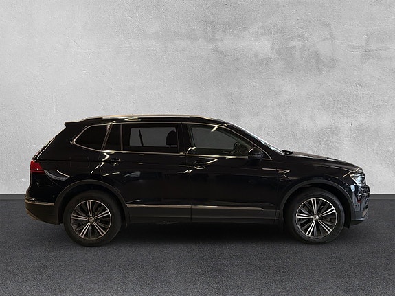Volkswagen Tiguan Allspace 2 of 30