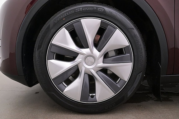 Tesla Model Y 27 of 27