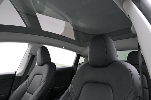 Tesla Model Y 19 of 27