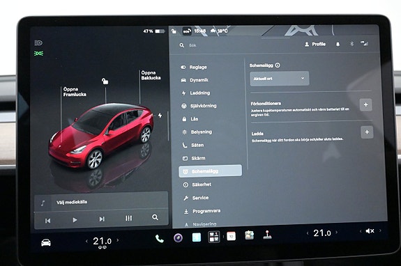 Tesla Model Y 12 of 27