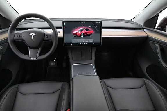 Tesla Model Y 6 of 27