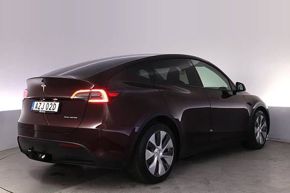 Tesla Model Y 5 of 27