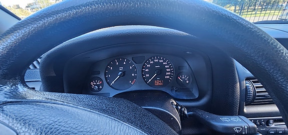 Opel Astra 2 of 5