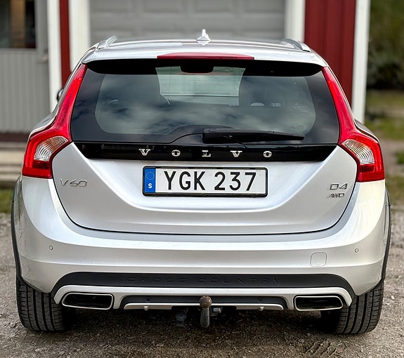 Volvo V60 Cross Country 6 of 29