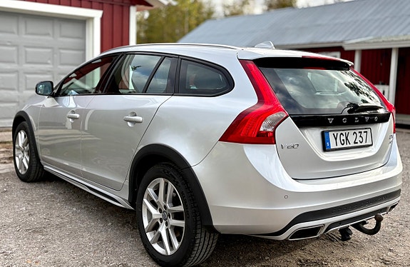 Volvo V60 Cross Country 8 of 29
