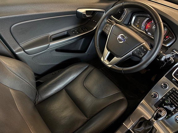 Volvo V60 Cross Country 12 of 29
