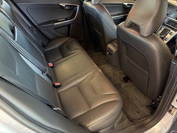 Volvo V60 Cross Country 17 of 29