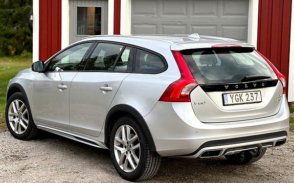 Volvo V60 Cross Country 4 of 29