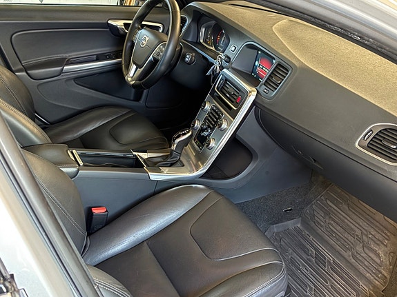 Volvo V60 Cross Country 25 of 29