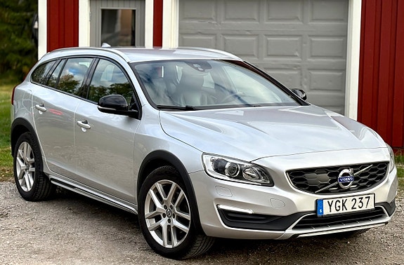 Volvo V60 Cross Country 3 of 29