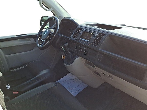 Volkswagen Transporter 12 of 15