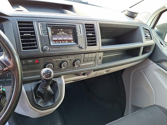 Volkswagen Transporter 11 of 15