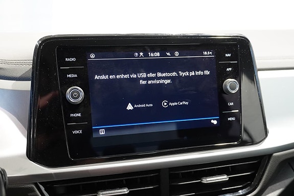 Volkswagen T-Roc 14 of 16