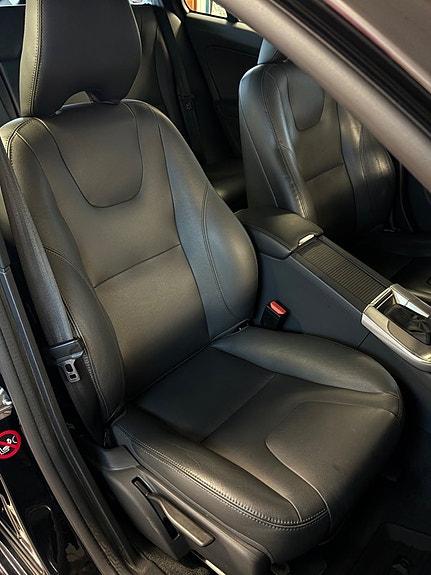 Volvo V60 Cross Country 16 of 25