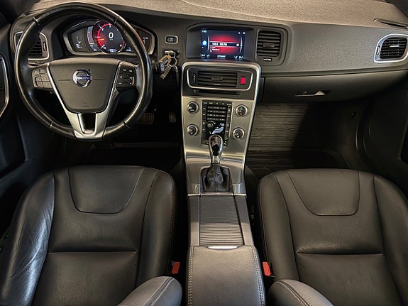 Volvo V60 Cross Country 12 of 25
