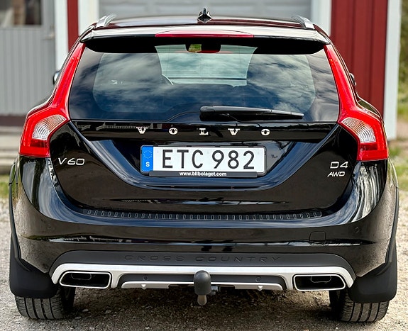 Volvo V60 Cross Country 6 of 25