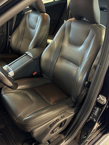 Volvo V60 Cross Country 15 of 25