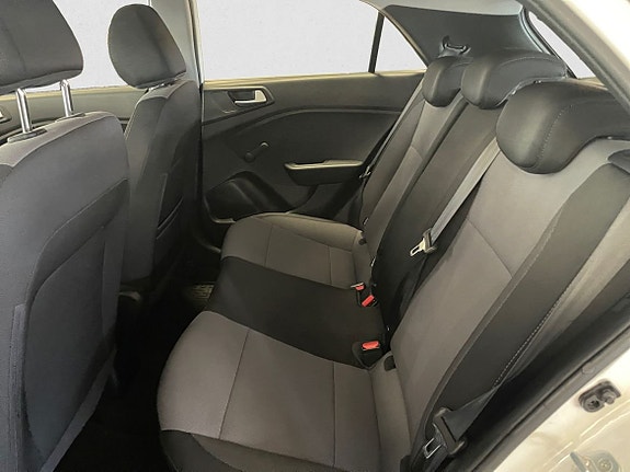 Hyundai i20 10 of 11