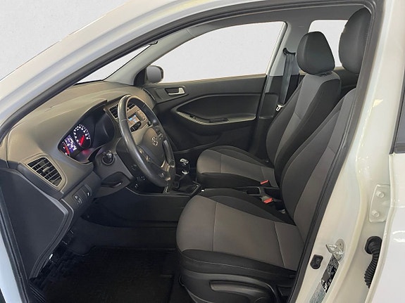Hyundai i20 7 of 11