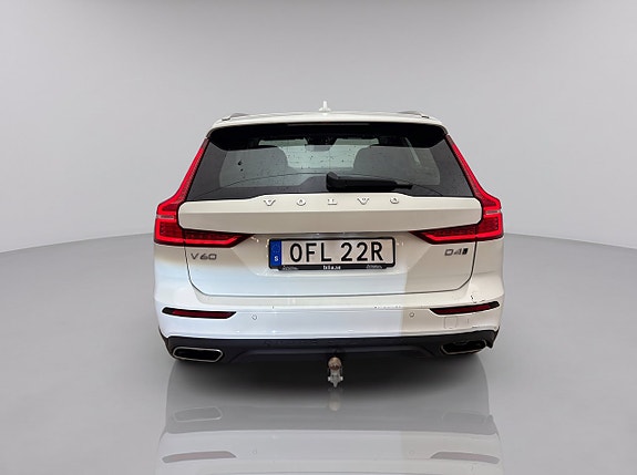 Volvo V60 Cross Country 6 of 17