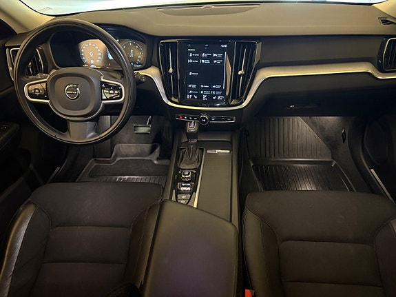 Volvo V60 Cross Country 7 of 17
