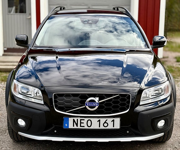 Volvo XC70 2 of 30