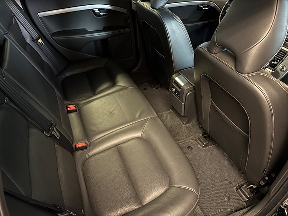 Volvo XC70 17 of 30