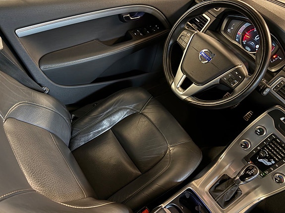 Volvo XC70 12 of 30