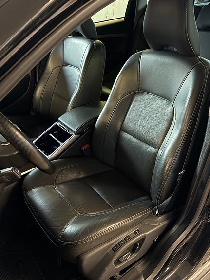 Volvo XC70 14 of 30