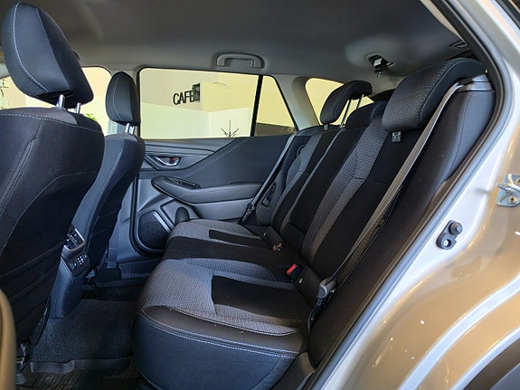 Subaru Outback 9 of 15